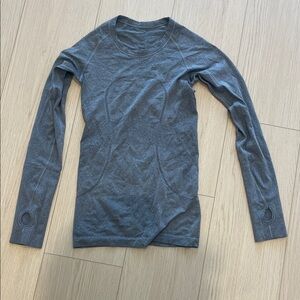 Lululemon Athletica Charcoal Long Sleeve Top